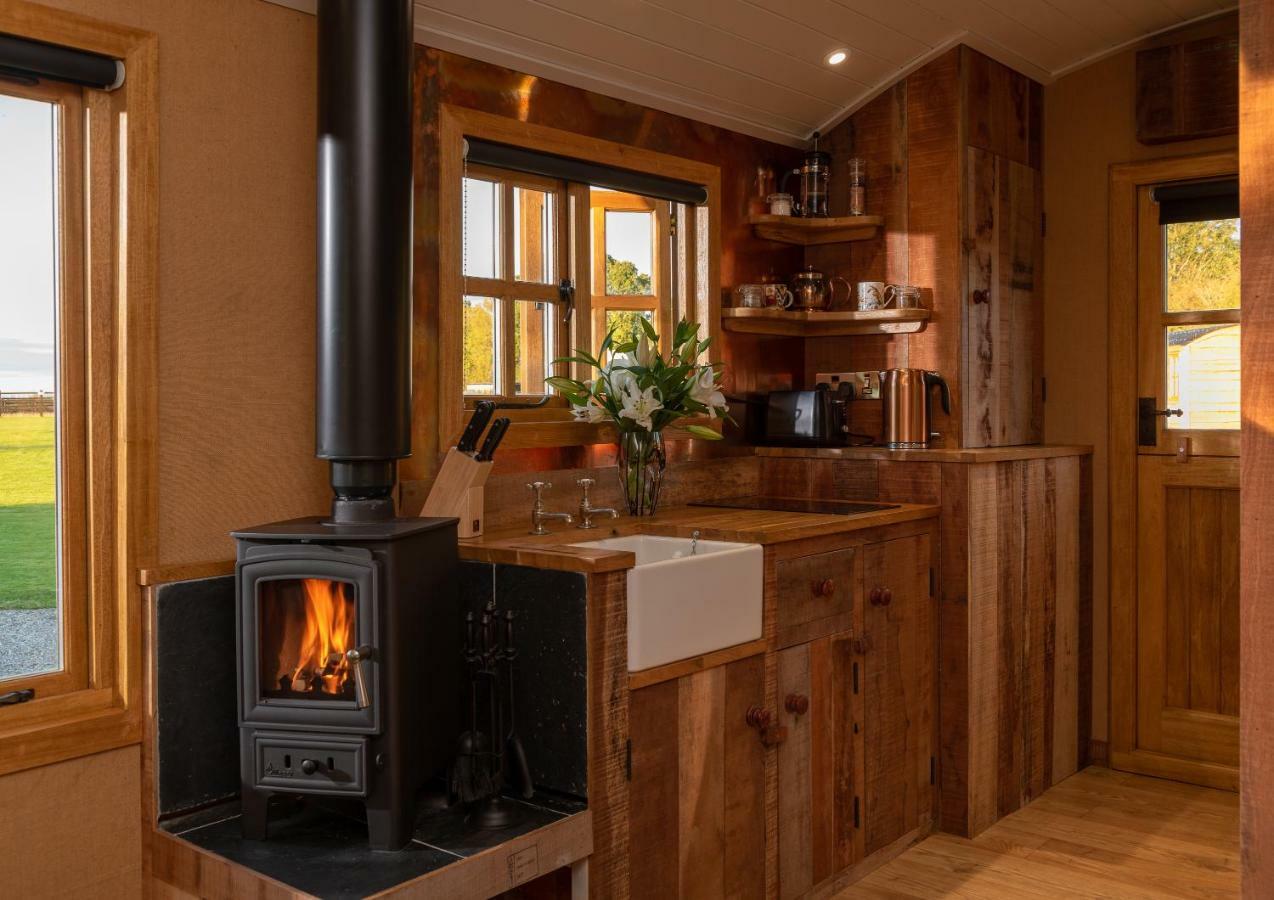 Apartament Ashwood Shepherd Hut -Ockeridge Rural Retreats Worcester Zewnętrze zdjęcie